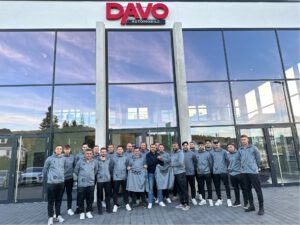 Read more about the article Neue Trainingsanzüge – der VfB Burbach sagt Danke!